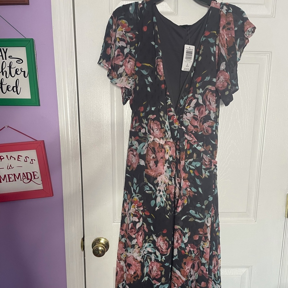 Torrid Swiss Dot Floral Wrap Dress (Dark Gray) - Picture 6 of 6